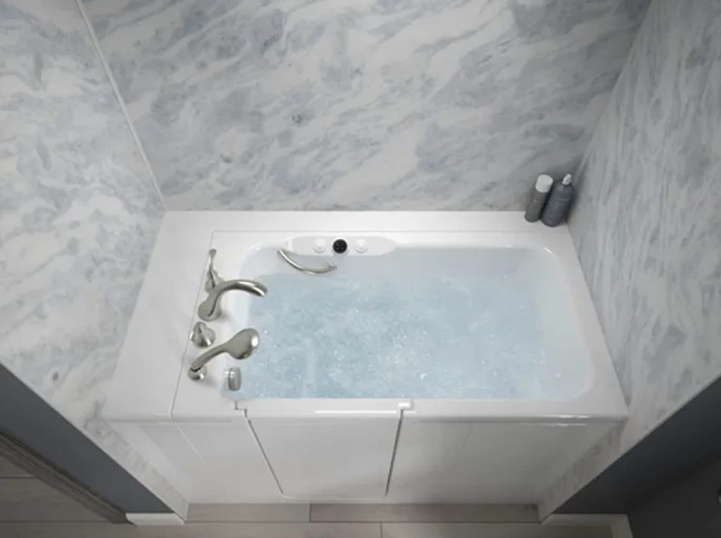 bubbling bath tub
